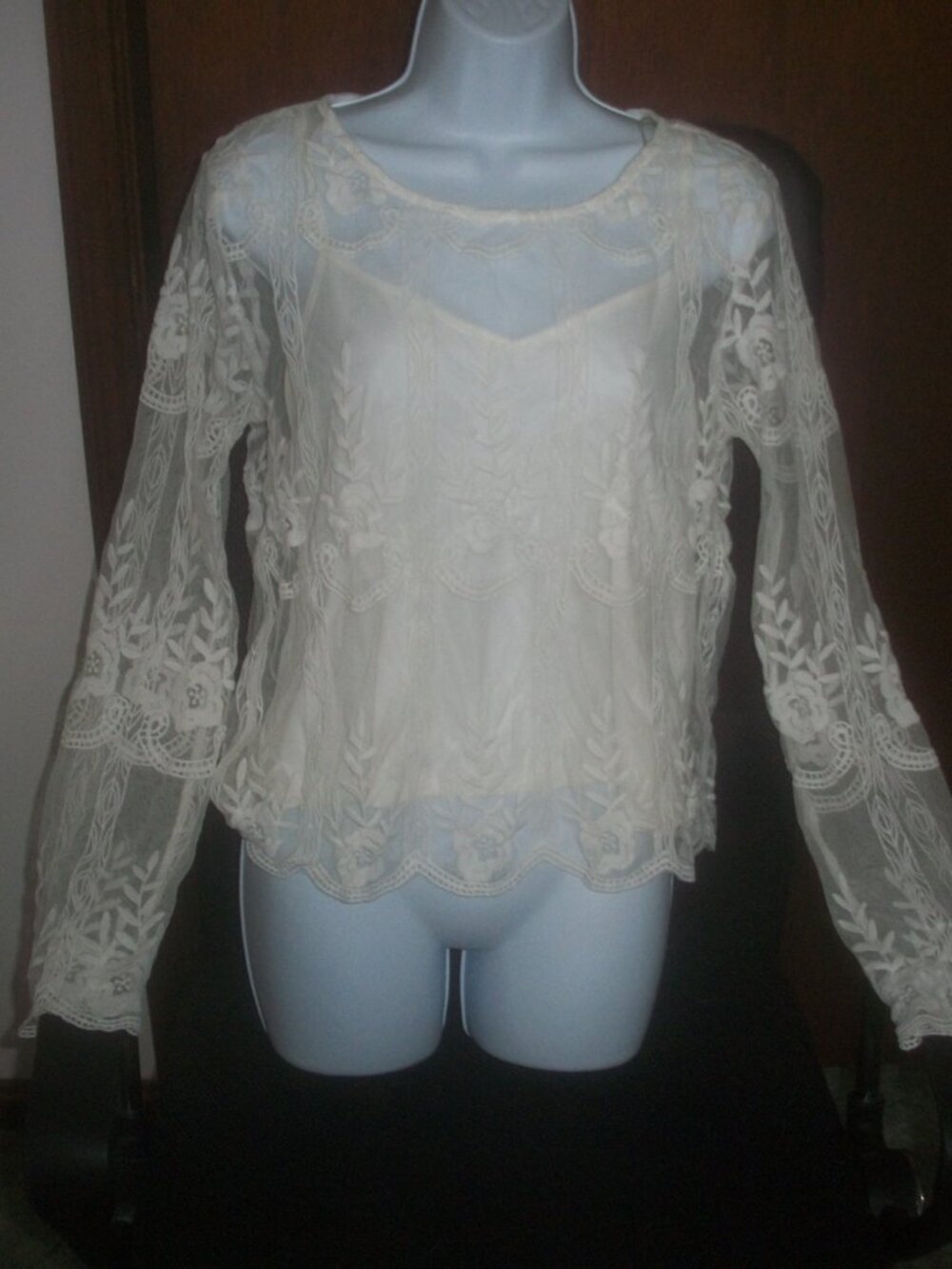 womens long sleeve white lace top. 2 pcs. Size large